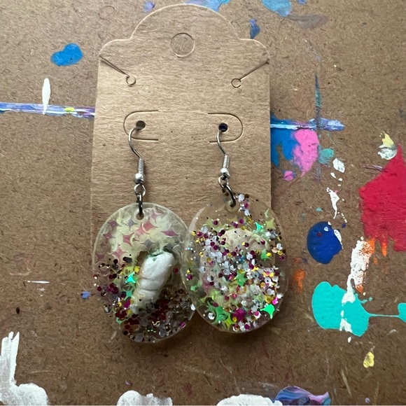 Leafy Green Abstract Earrings - Picture 1 of 7